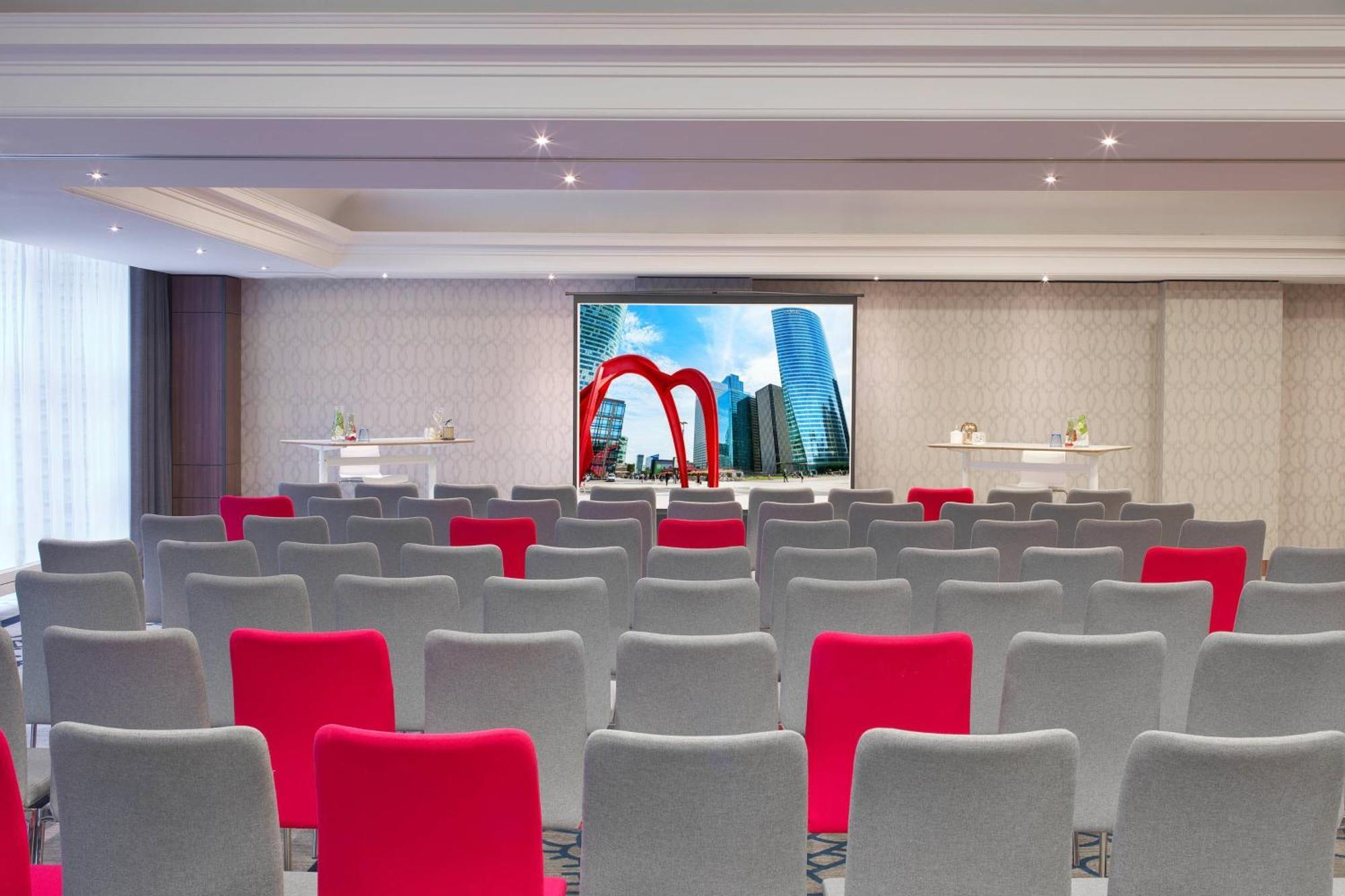 Renaissance Paris La Defense Hotel