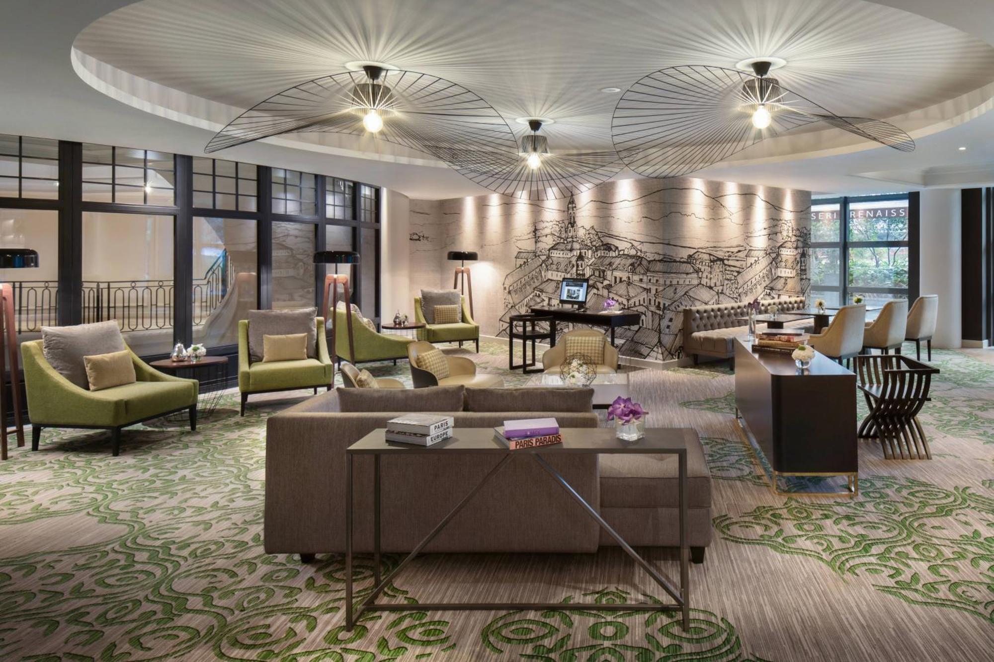 Renaissance Paris La Defense 4*
