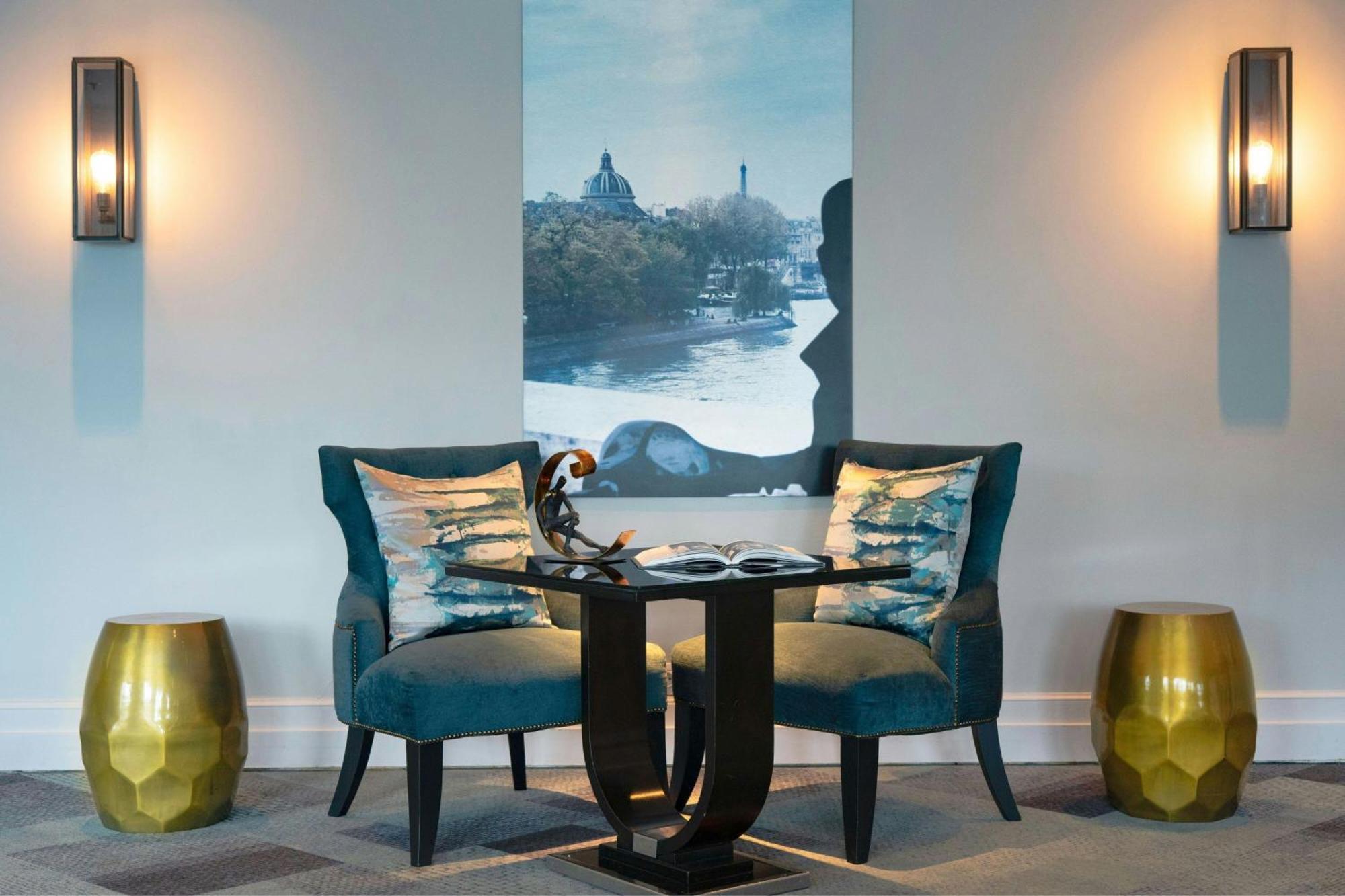 Hotel Renaissance Paris La Defense 4*