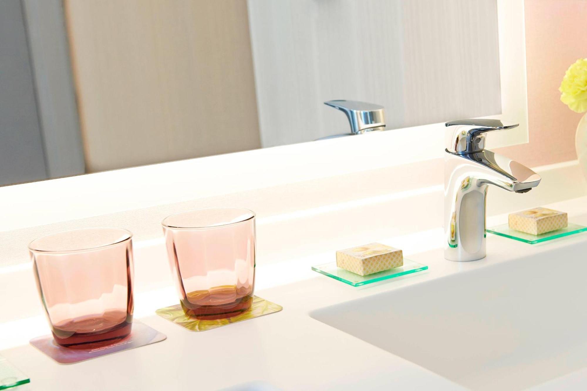 Hotel Renaissance Paris La Defense 4*