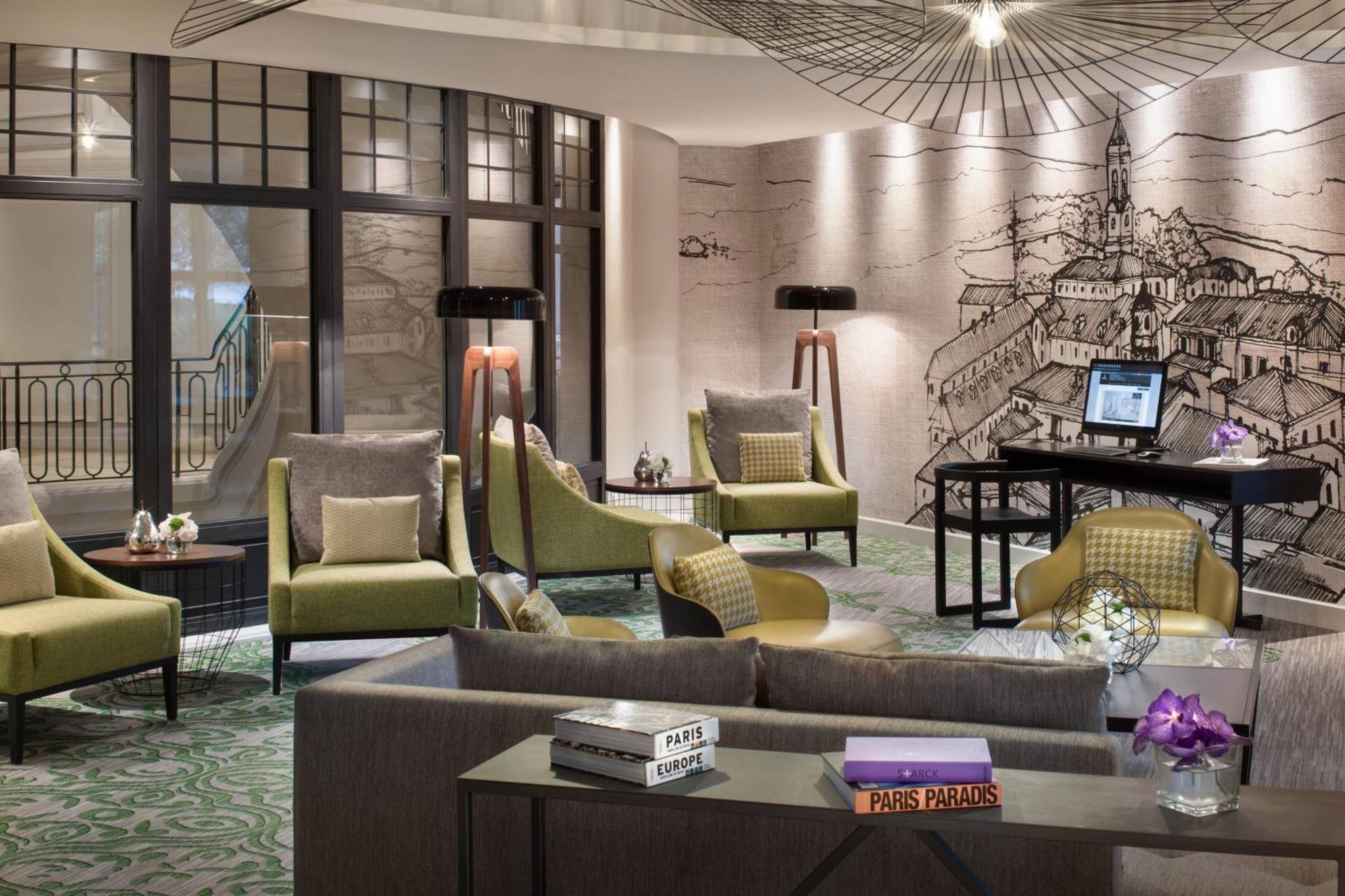 Renaissance Paris La Defense Hotel 4*