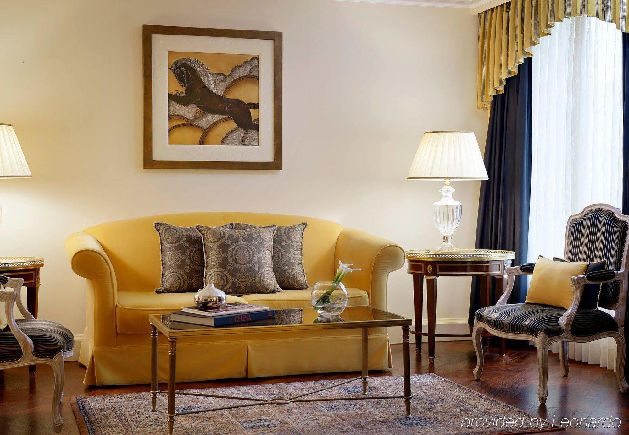 Renaissance Paris La Defense 4*