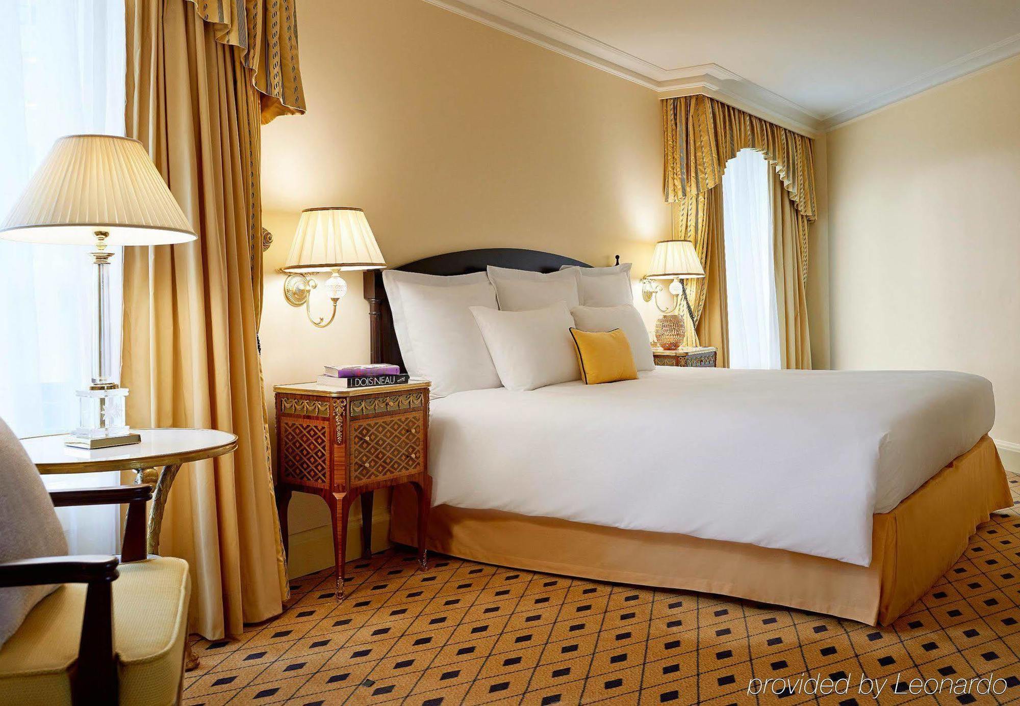 Renaissance Paris La Defense Hotel 4*